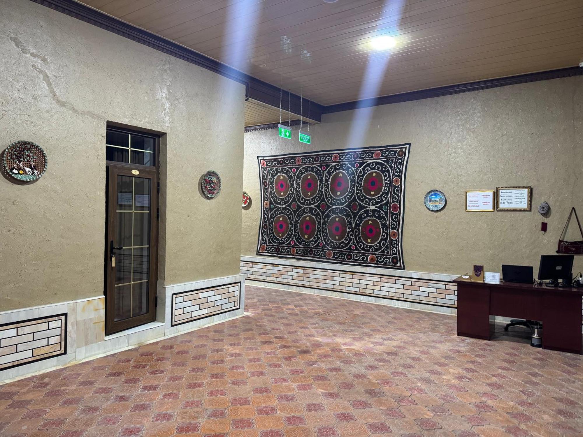 Salomat Guest House ซามาร์คันด์ ภายนอก รูปภาพ