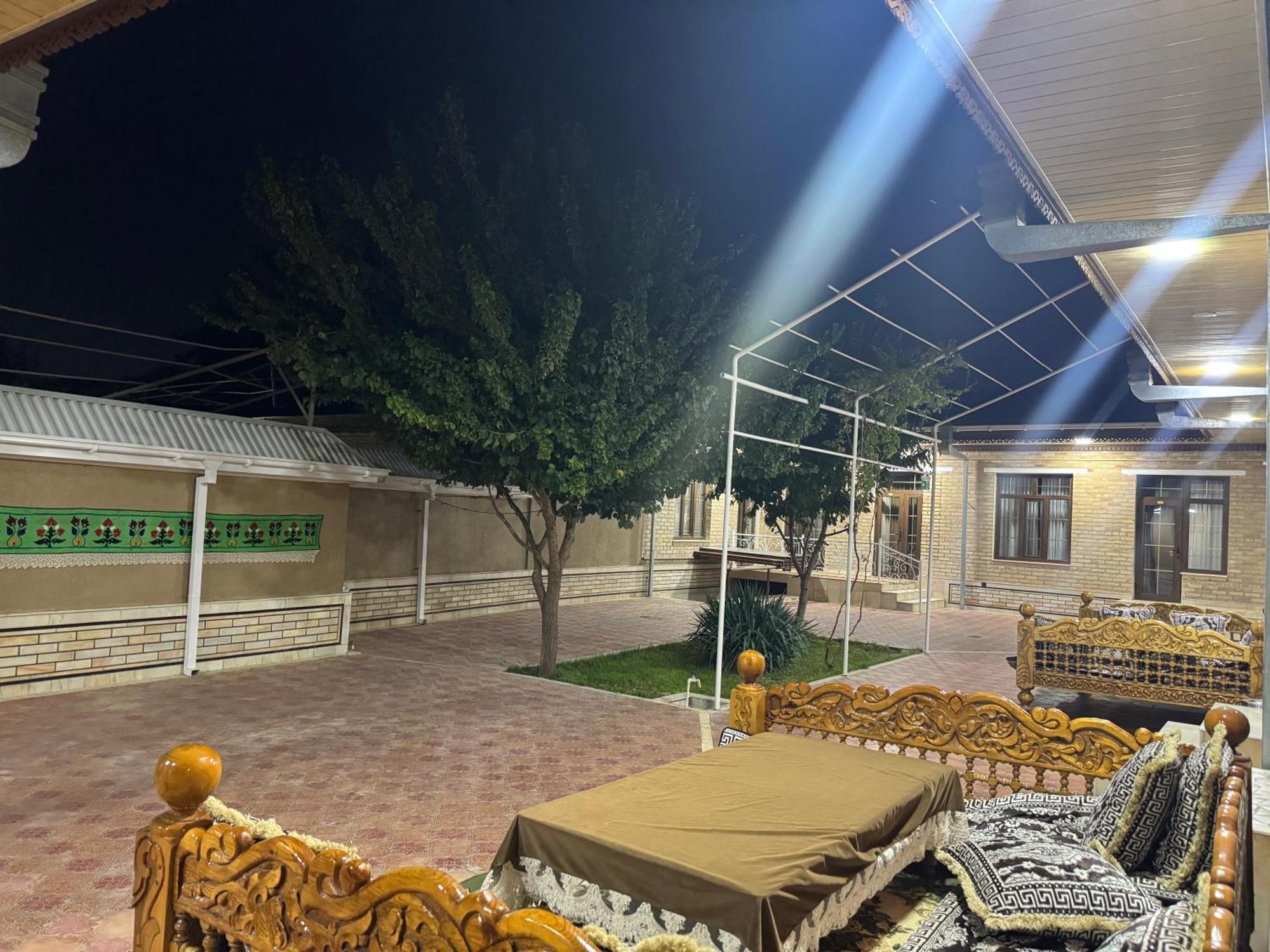 Salomat Guest House ซามาร์คันด์ ภายนอก รูปภาพ