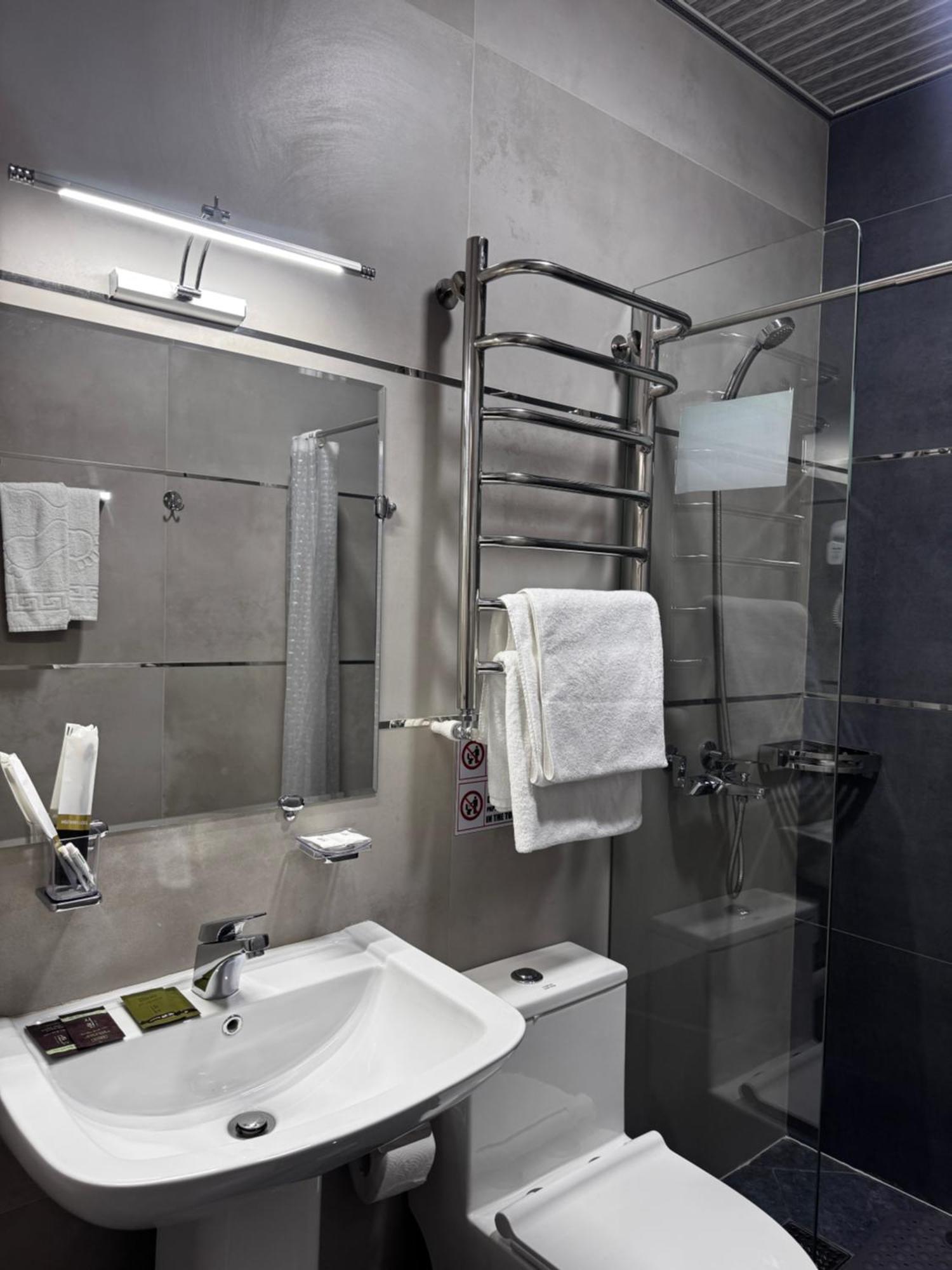 Salomat Guest House ซามาร์คันด์ ภายนอก รูปภาพ