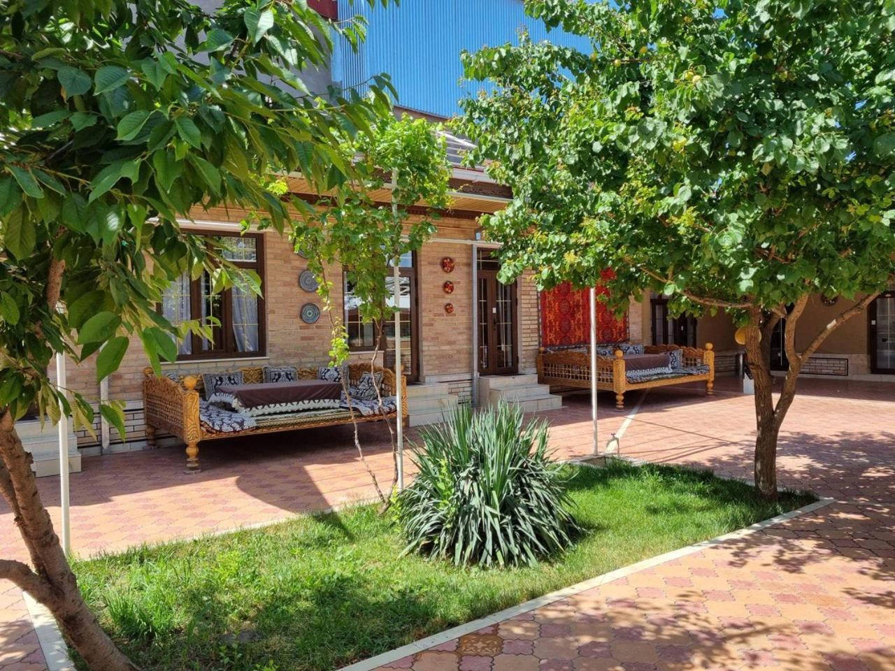 Salomat Guest House ซามาร์คันด์ ภายนอก รูปภาพ